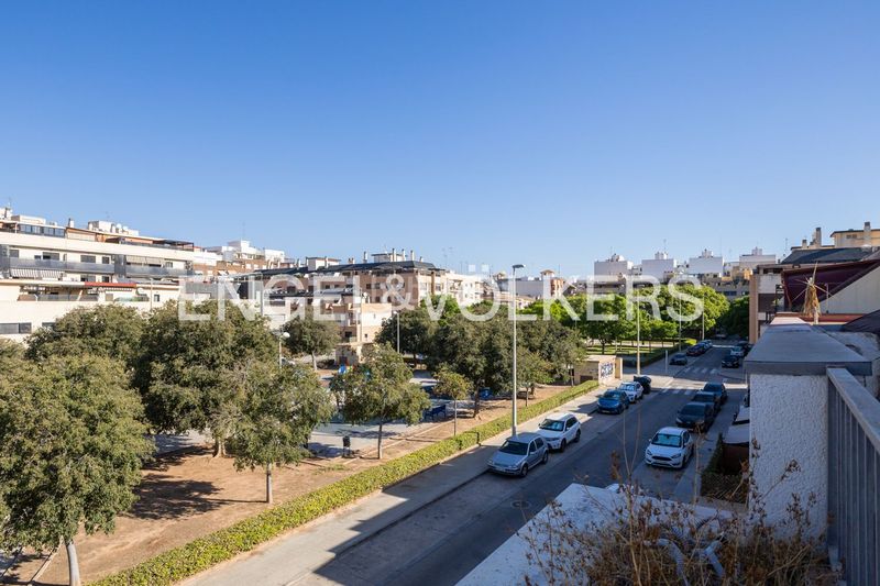 Foto 9a3201e4-6304-421a-9457-2c9b487560a7. Casa adossada amb calefacció aparcament piscina a Sagunt