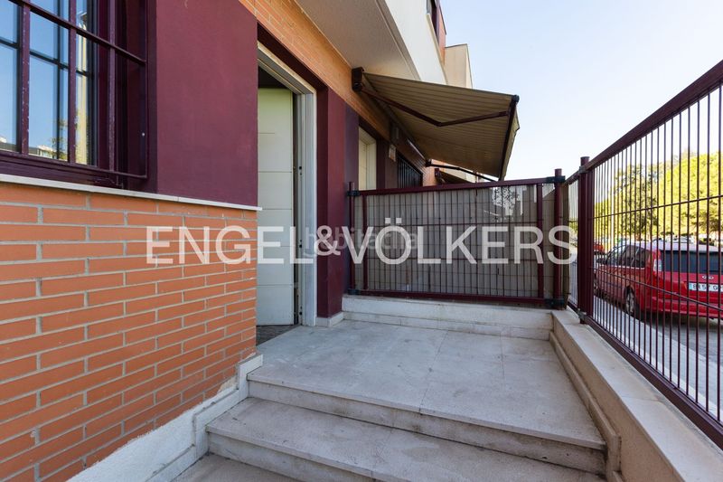 Foto d07ed18c-f95e-4831-b677-710b35d201ce. Casa adossada amb calefacció aparcament piscina a Sagunt