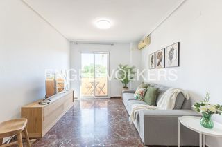 Location Appartement  Carrer del marquès de bellet. Luminoso piso con parking en la raïosa