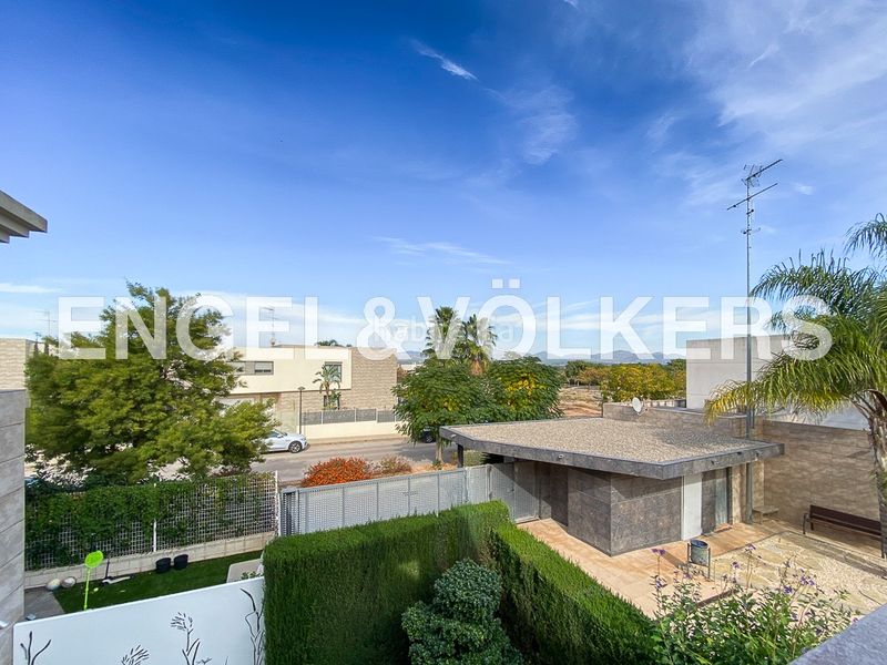 Foto 718bfe76-f80f-42fc-afea-09ac6d7ef643. Lloguer casa adossada amb calefacció aparcament piscina a Bétera
