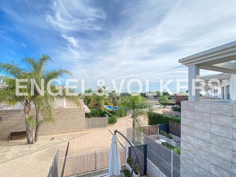 Foto f9de7904-cdd0-42c8-8bc4-538e5ace15f7. Lloguer casa adossada amb calefacció aparcament piscina a Bétera