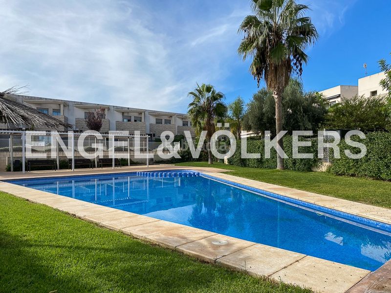 Foto facc6c69-6c6d-41b5-89ee-d3b5fefdbe85. Lloguer casa adossada amb calefacció aparcament piscina a Bétera