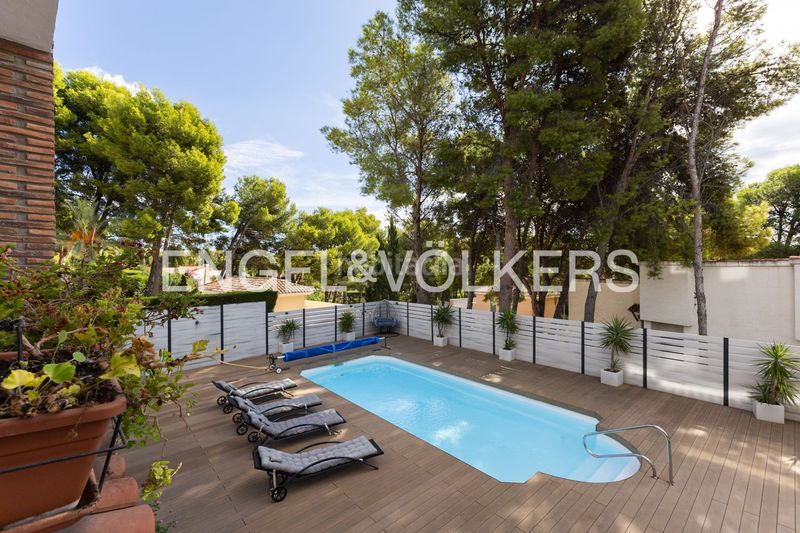 Foto 5d7554f4-d43e-432a-a90d-fb325890423d. Casa amb calefacció a Alcossebre