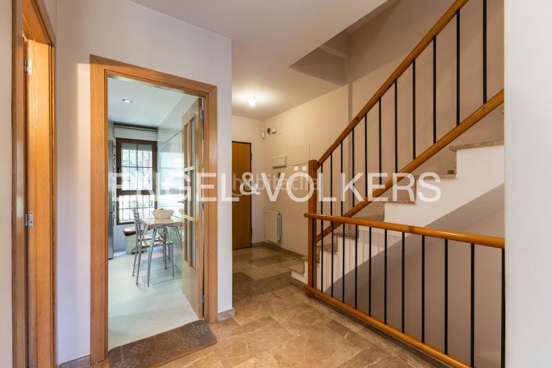 Foto dd516f86-6824-4e55-b3ec-7bfce0bbdaa1. Casa adossada amb calefacció aparcament piscina a Valencia