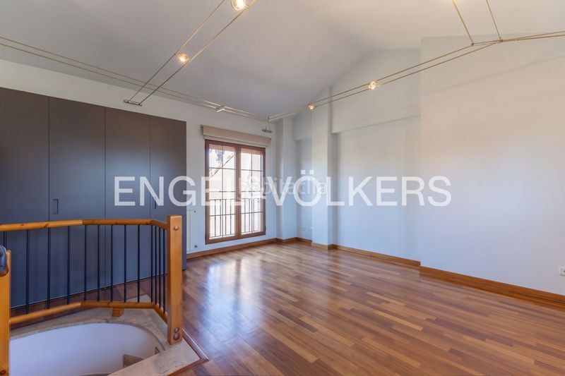 Foto e9577ac5-f27e-4f10-a2f0-8845b034b262. Casa adossada amb calefacció aparcament piscina a Valencia