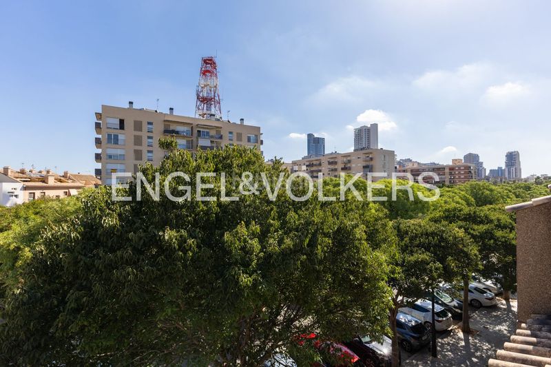 Foto ee45172a-82e4-45da-9dde-03c0c88a60a7. Casa adossada amb calefacció aparcament piscina a Valencia