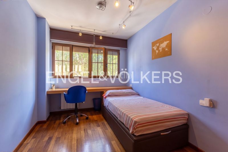 Foto f9479753-9849-4d84-9070-15d496e4818f. Casa adossada amb calefacció aparcament piscina a Valencia