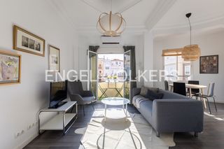 Flat in Russafa. Luminoso piso con balcón en el corazón de ruzafa