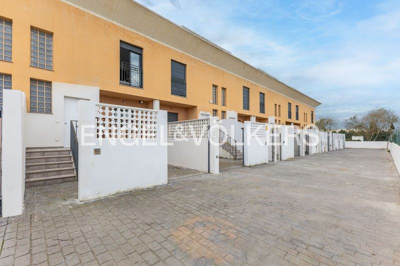 Foto b488ef84-fb6d-4d36-95fe-326ad1c4107b. Casa adossada amb calefacció piscina a Poblets (els)