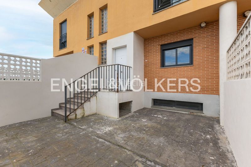 Foto d89fcee5-e309-4ee7-b5a3-8793c128df38. Casa adossada amb calefacció piscina a Poblets (els)