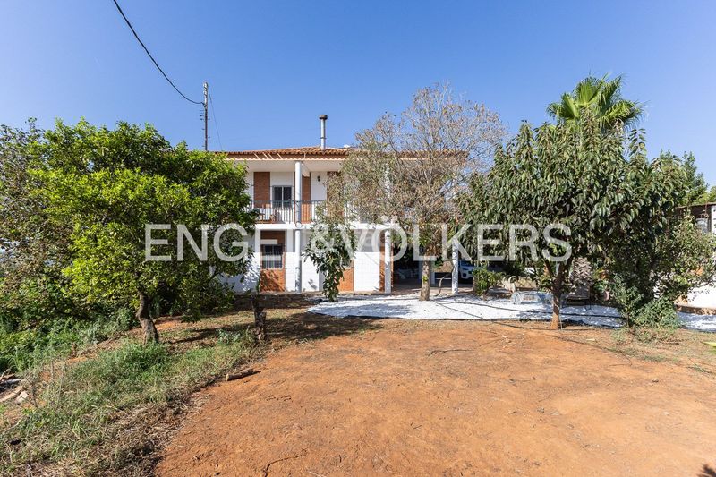 Foto ae1feeeb-777e-4c27-b1a5-616bd48b1f97. Casa amb calefacció aparcament a Carcaixent