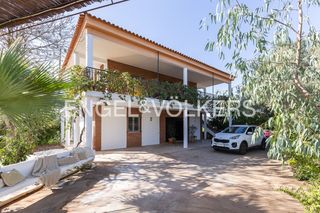 House in Carcaixent. Coqueta  propiedad con preciosas vistas y campo en carcaixent