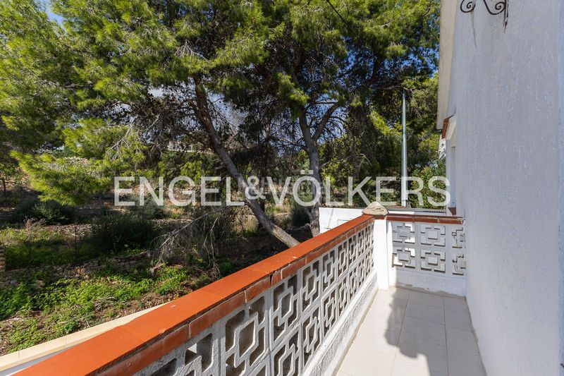 Foto 4663e359-5280-4fb3-8011-7d0f01c7817e. Casa amb calefacció aparcament a Las Rotas / Les Rotes Dénia