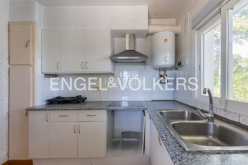 Foto 962bd1e6-9bfa-4837-bb71-a0b429263de2. Casa amb calefacció aparcament a Las Rotas / Les Rotes Dénia
