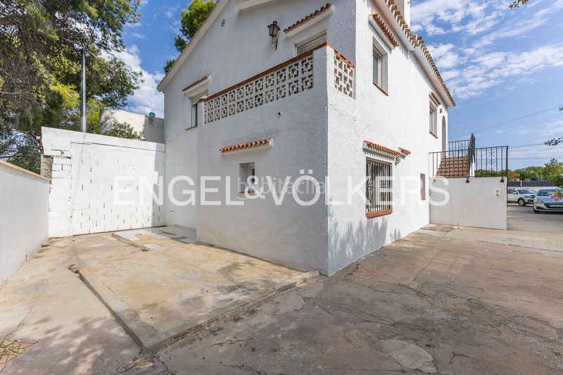 Foto b2adbce9-0e0e-4288-884d-e7d5b968b748. Casa amb calefacció aparcament a Las Rotas / Les Rotes Dénia
