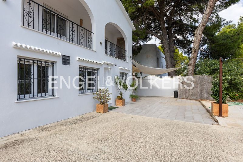 Foto bd77144b-f7cb-4801-9572-b006d821f091. Casa amb calefacció aparcament a Las Rotas / Les Rotes Dénia