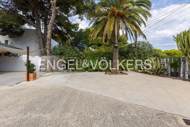 Foto c8d1324d-b677-42fc-8c66-e8691f120d76. Casa amb calefacció aparcament a Las Rotas / Les Rotes Dénia