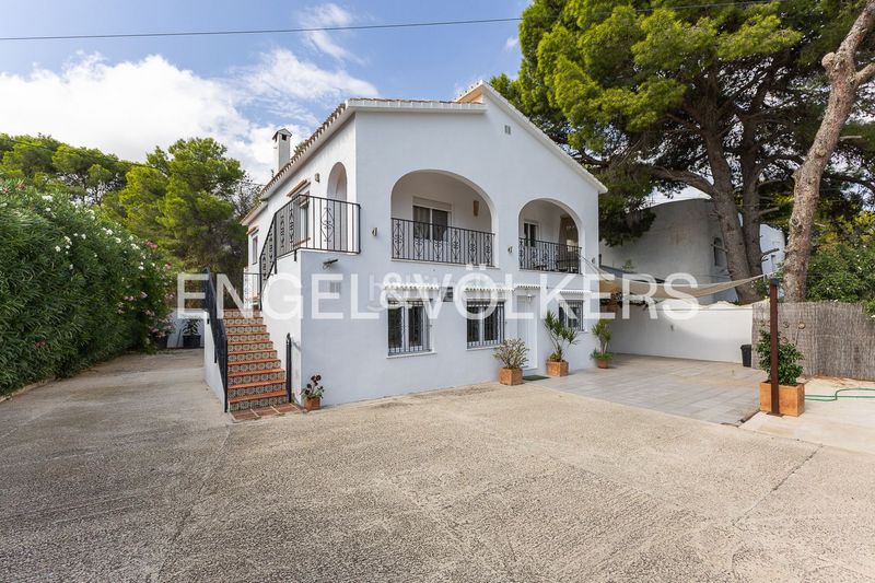 Foto dd7d6df4-6fbe-4453-8558-484a227667cb. Casa amb calefacció aparcament a Las Rotas / Les Rotes Dénia