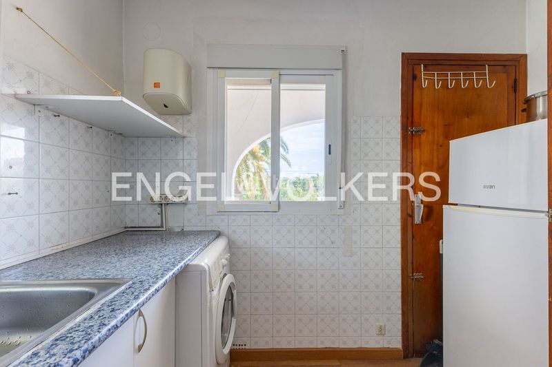 Foto df8db600-5a0a-49cb-a98e-9a92dba6098e. Casa amb calefacció aparcament a Las Rotas / Les Rotes Dénia