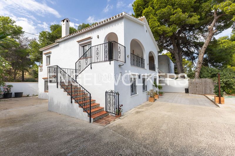 Foto f5db49fb-95e1-46d2-a38d-77588788d3d3. Casa amb calefacció aparcament a Las Rotas / Les Rotes Dénia