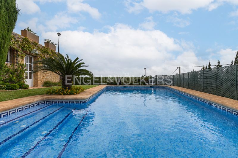 Foto 2b976882-0e1c-49cd-9e77-d846665a1e9e. Alquiler casa exclusiva villa con impresionantes vistas al mar en la corona, jávea en Xàbia