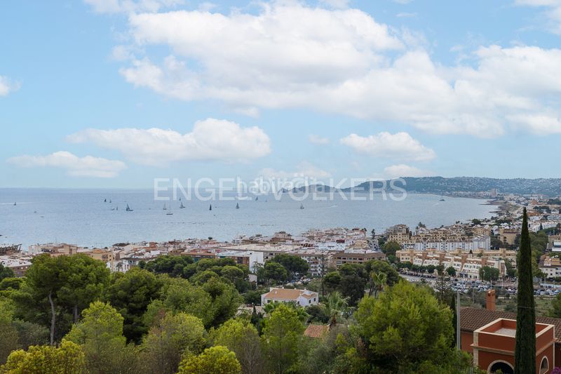 Foto 919b2a16-9618-4e2d-8b1a-0a5ff1f4d9ba. Alquiler casa exclusiva villa con impresionantes vistas al mar en la corona, jávea en Xàbia