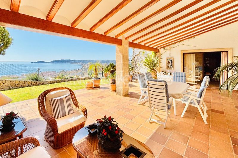 Foto cb5c4918-3f43-46f8-9bb5-6c9e8b9d7602. Alquiler casa exclusiva villa con impresionantes vistas al mar en la corona, jávea en Xàbia