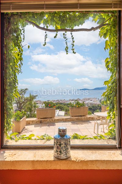 Foto e4155806-ad69-492b-89fd-2f1e86c5d10d. Alquiler casa exclusiva villa con impresionantes vistas al mar en la corona, jávea en Xàbia