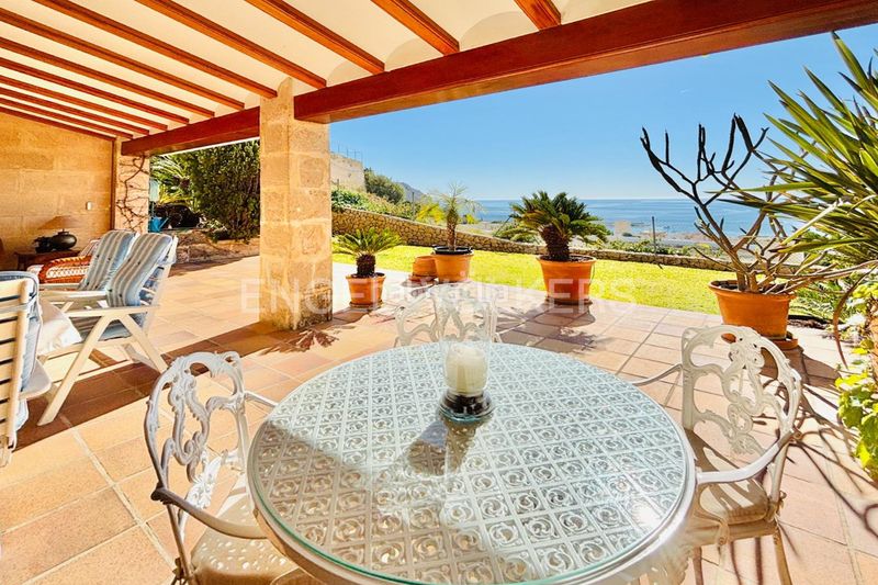 Foto eb0d5257-4953-4ef9-938e-22574800fa43. Alquiler casa exclusiva villa con impresionantes vistas al mar en la corona, jávea en Xàbia