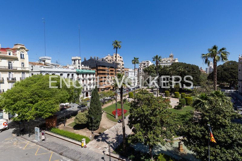 Foto debd268f-0b81-42e9-9523-613608f21e69. Pis amb calefacció aparcament a Sant Francesc Valencia