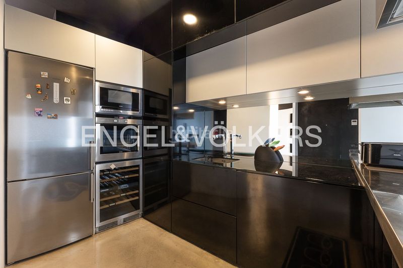 Foto 77ca051f-bbd7-463d-bf3d-206318a9b279. Rent flat with heating parking in Russafa Valencia
