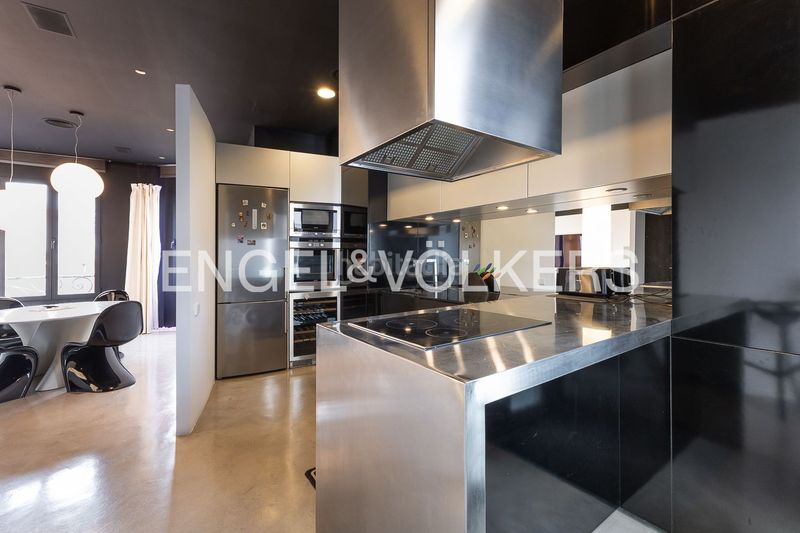Foto 7cf6ccfc-7173-4165-8e86-b26952863ac6. Rent flat with heating parking in Russafa Valencia