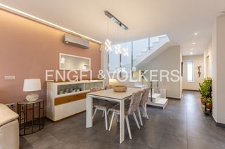 Maison jumelée à Nules. Exclusiva casa adosada de diseño moderno en nules .