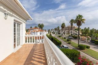 Lloguer Casa adossada  Avinguda oliva nova i. Casa pareada en oliva para alquiler anual
