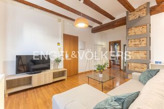 Location Appartement  Carrer del pare jofré. Piso coqueto renovado y centrico