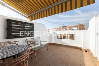 Location Appartement à Arrancapins. Fantástico ático con terraza de 2 habitaciones