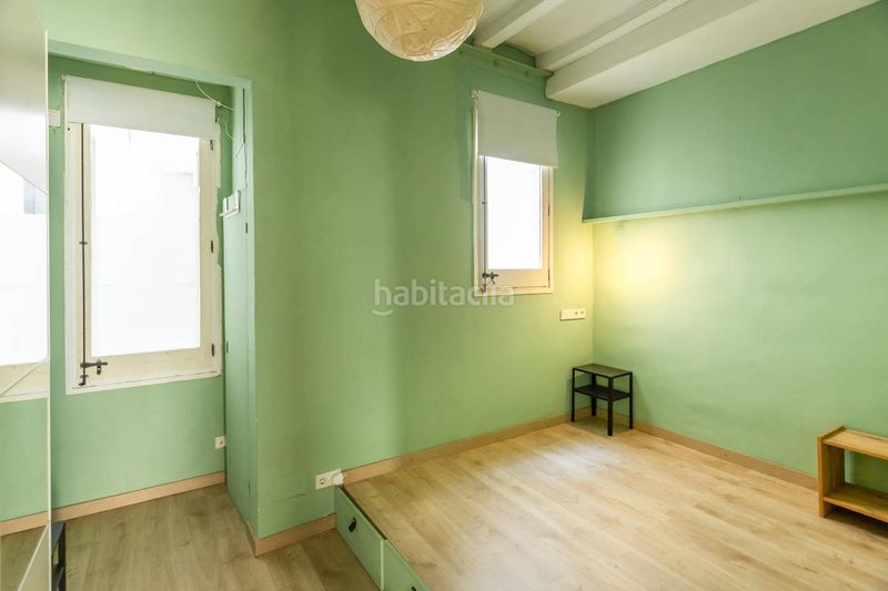 Foto e53e8669-494b-40ef-b982-d3116659e7ae. Pis a Raval Barcelona