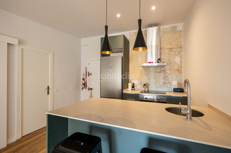 Foto b8d18fda-8178-40e1-ae66-6780928e99fa. Pis a Raval Barcelona