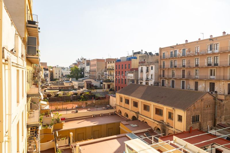 Foto efef6f19-f574-4dc5-b9d9-46c2be030032. Pis a Raval Barcelona
