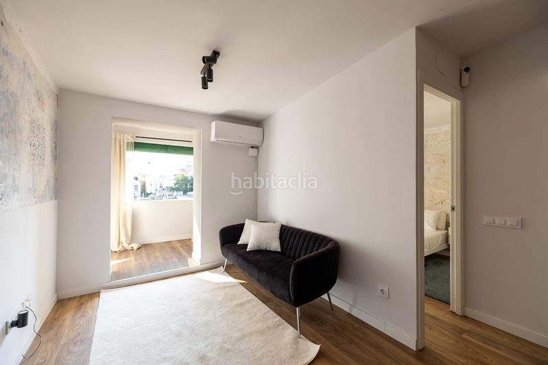 Foto fa68df74-2d55-46dc-ba23-750c06962e79. Pis a Raval Barcelona