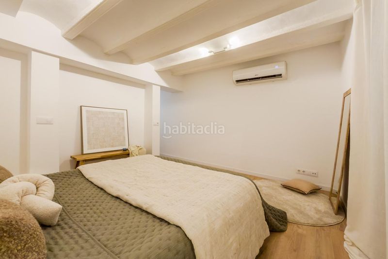 Foto a8617ccd-6096-47a9-b9b3-d9f04fea97da. Dúplex a Gòtic Barcelona