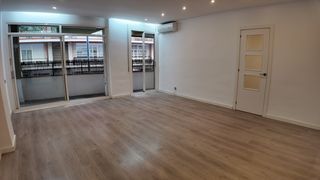 Flat in Sants. Piso de 107 m, totalmente reformado.