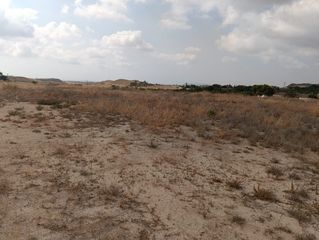 Wohngrundstück  Avinguda corts valencianes. Se vende terreno