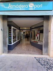 Transfer Business premise in Centro. Se traapasa tienda de deportes