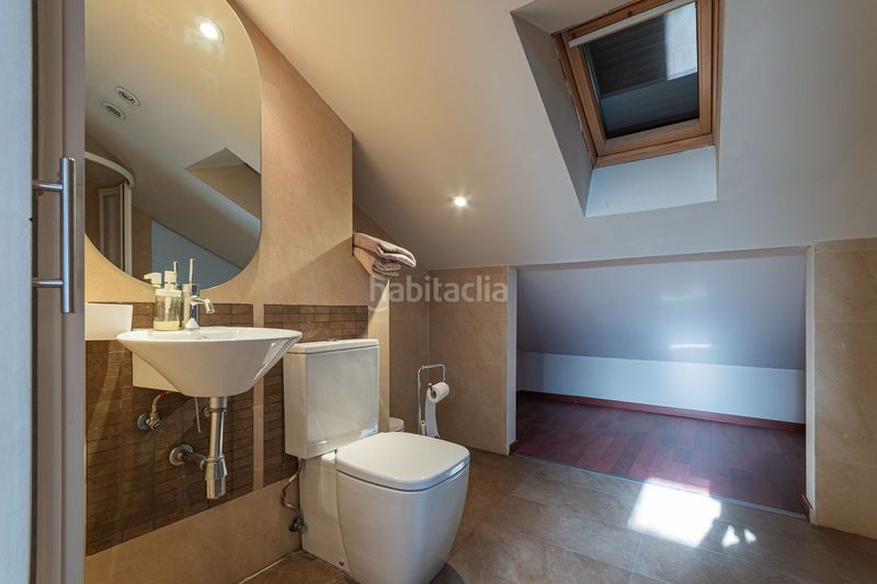 Foto d5f4b417-b85d-4fb5-bab7-e4cc4cb001df. Casa adossada amb calefacció a Perales del Río Getafe
