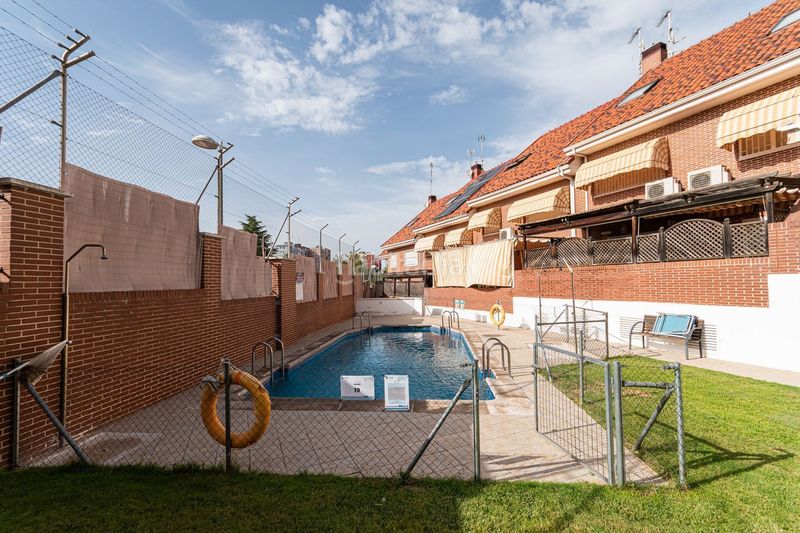 Foto c28e34a7-8d6a-4f23-8210-e8bce6b625d3. Casa amb calefacció a La Avanzada-La Cueva Fuenlabrada