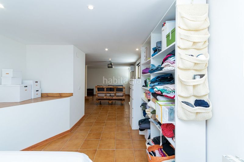 Foto 8b8e8d8b-a531-4b89-9a6a-17219f5fe561. Casa amb calefacció a Cerceda