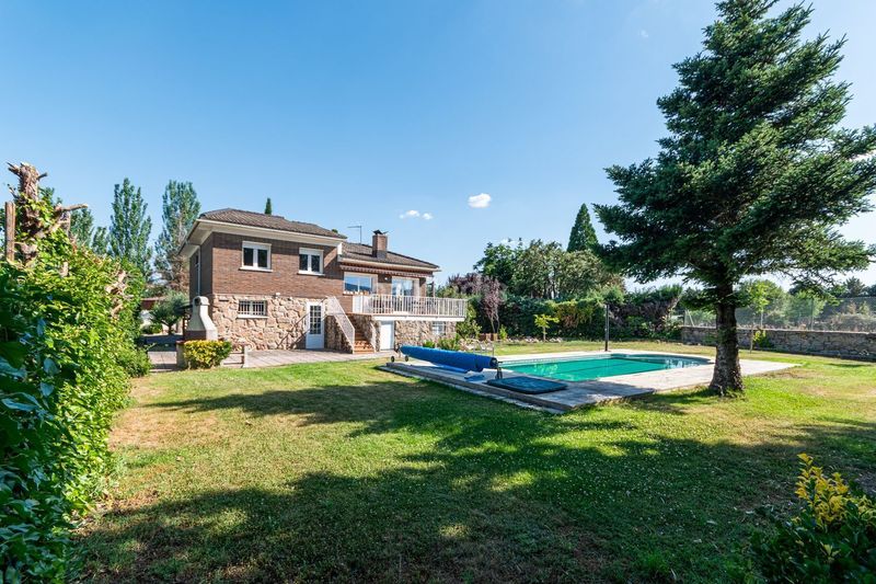 Foto b91ec1c8-855b-4b68-8459-7979ae90dfe4. Casa amb calefacció a Cerceda