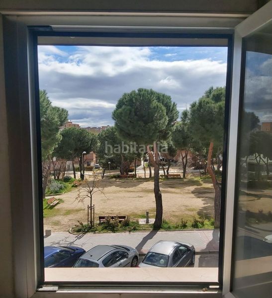 Foto a83e1618-f4eb-479e-9191-516157b658f4. Casa adossada amb calefacció a Apóstol Santiago Madrid