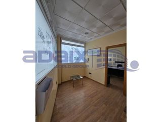 Local Comercial en Calle numancia. Local en venta en  puertollano, ciudad real